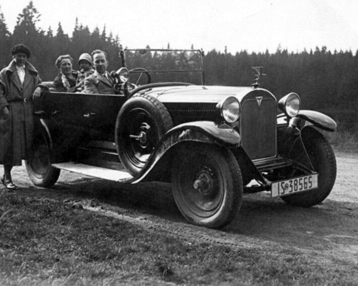 Adler 6/25 PS front view