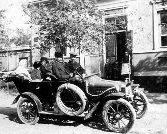 Adler 7/17 PS front view