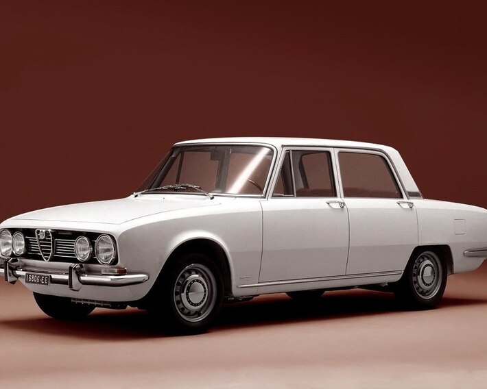 Alfa Romeo 105/115 front view