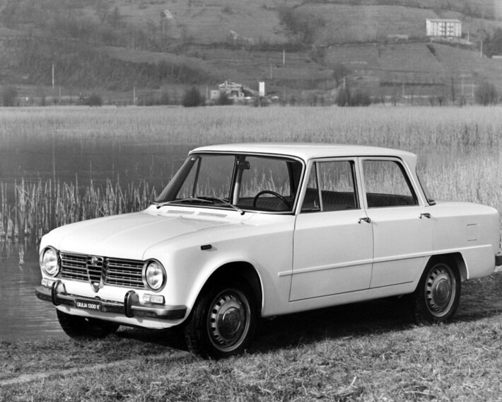 Alfa Romeo GTV 1750 side profile