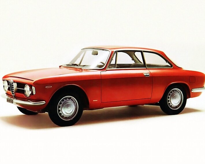 Alfa Romeo GTV rear view