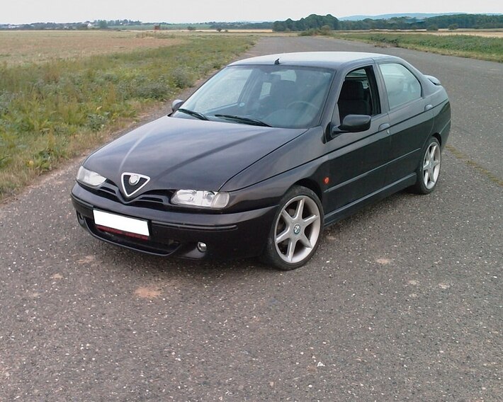 Alfa Romeo 146 front view