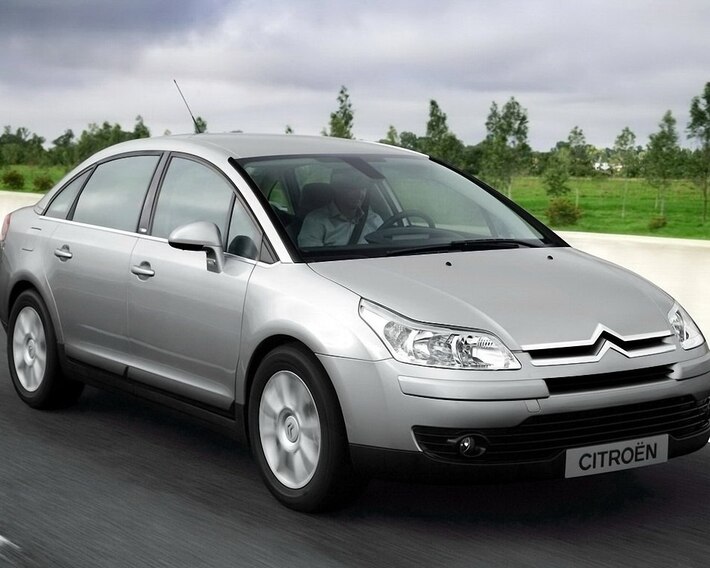 Citroën ë-C4 — Electric hatchback