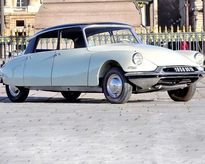 Citroën DS — Revolutionary icon