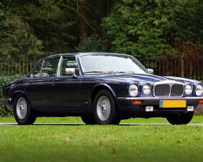 Daimler Double Six