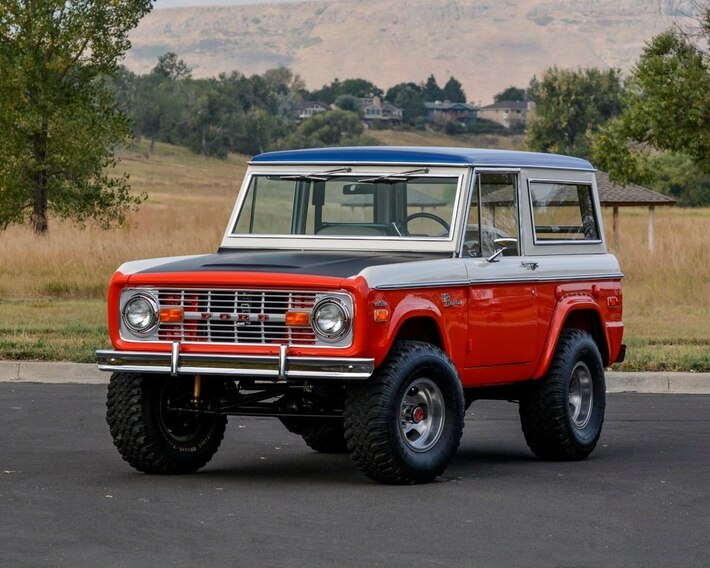 2021 Ford Bronco First Edition in Cactus Gray