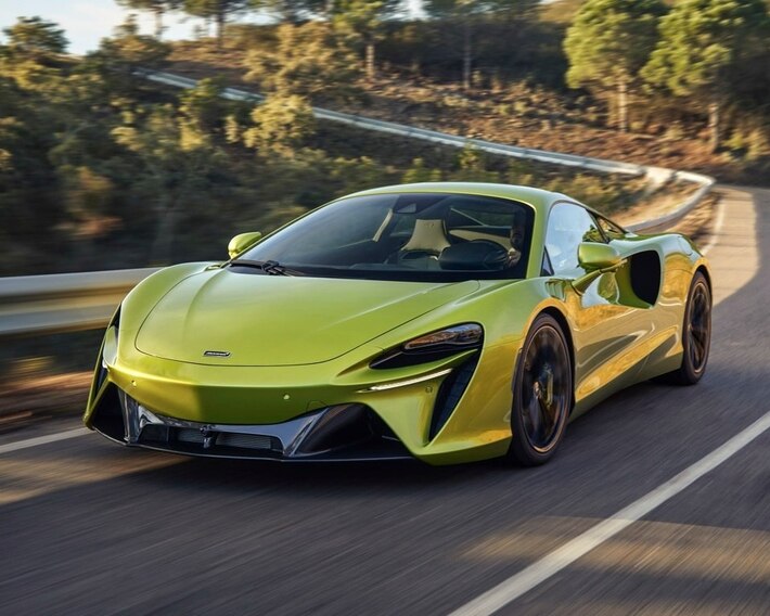 2022 McLaren Artura