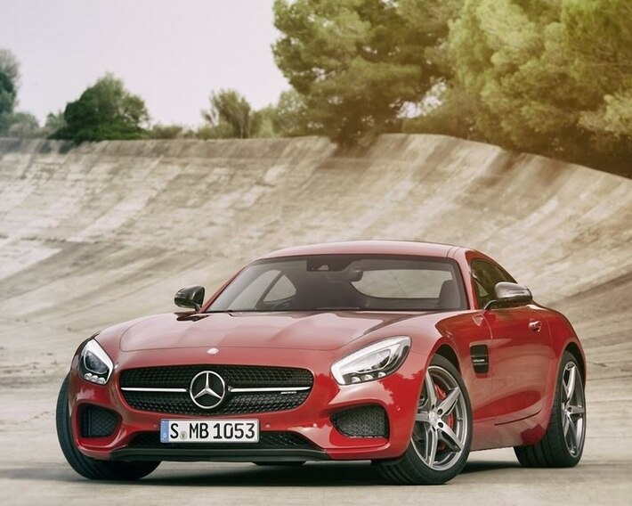 Mercedes-AMG GT R in Green Hell Magno