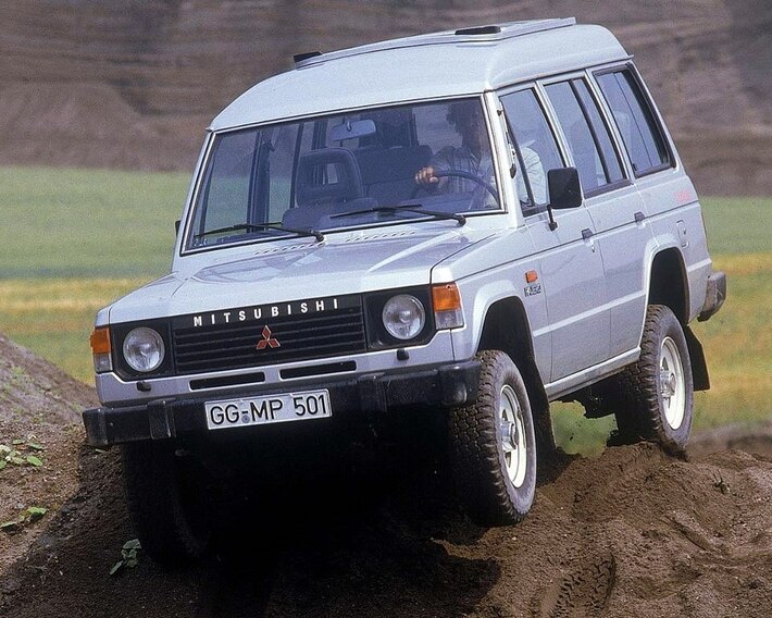 Mitsubishi Pajero V98