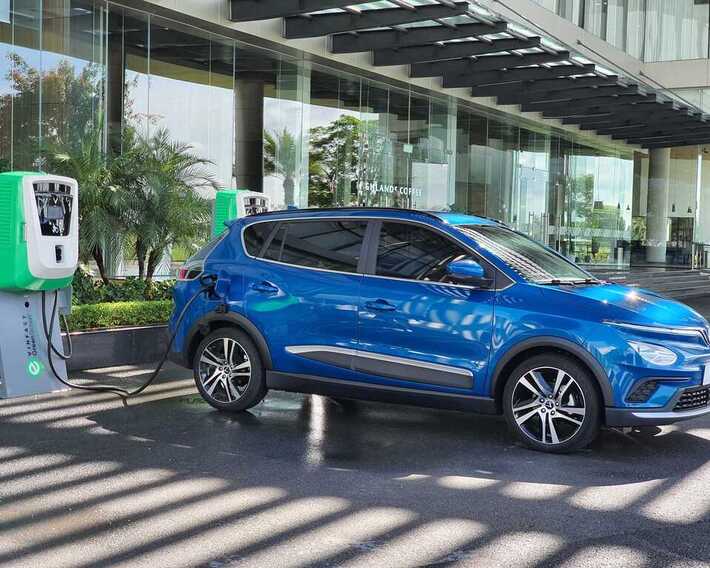 VinFast VF8 mid-size electric SUV