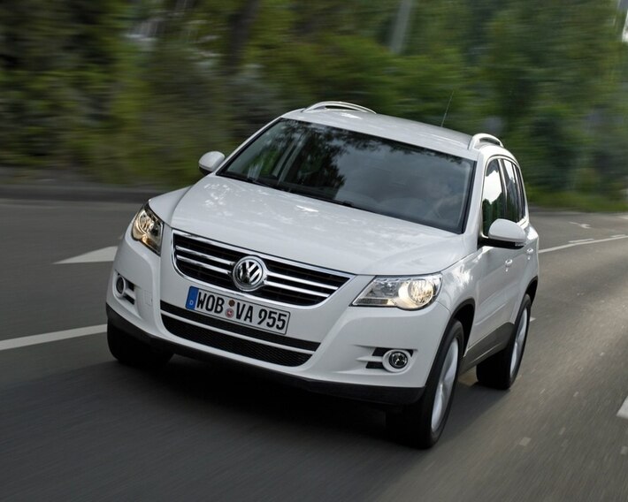 2022 Volkswagen Tiguan R-Line in Deep Black Pearl