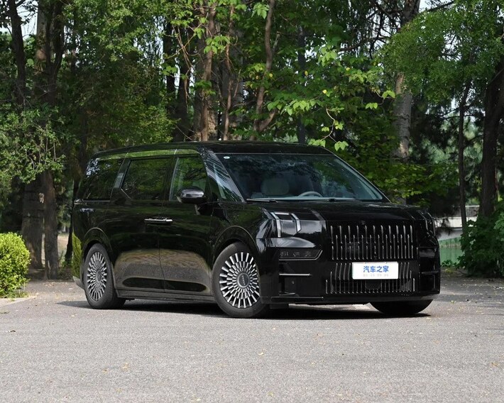 2022 Zeekr 009 MPV