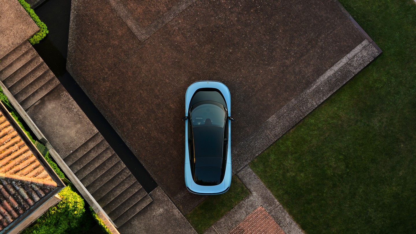 Ferrari Luce: Əfsanəvi Brendin İlk Elektrik Avtomobili Böyük Məyusluğa Çevrildi
