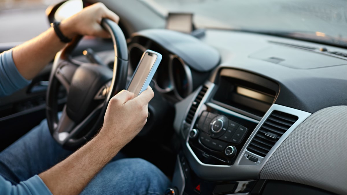 Speeders Love Using Their Phones: What the Study Reveals and Why It Matters for Baku Drivers