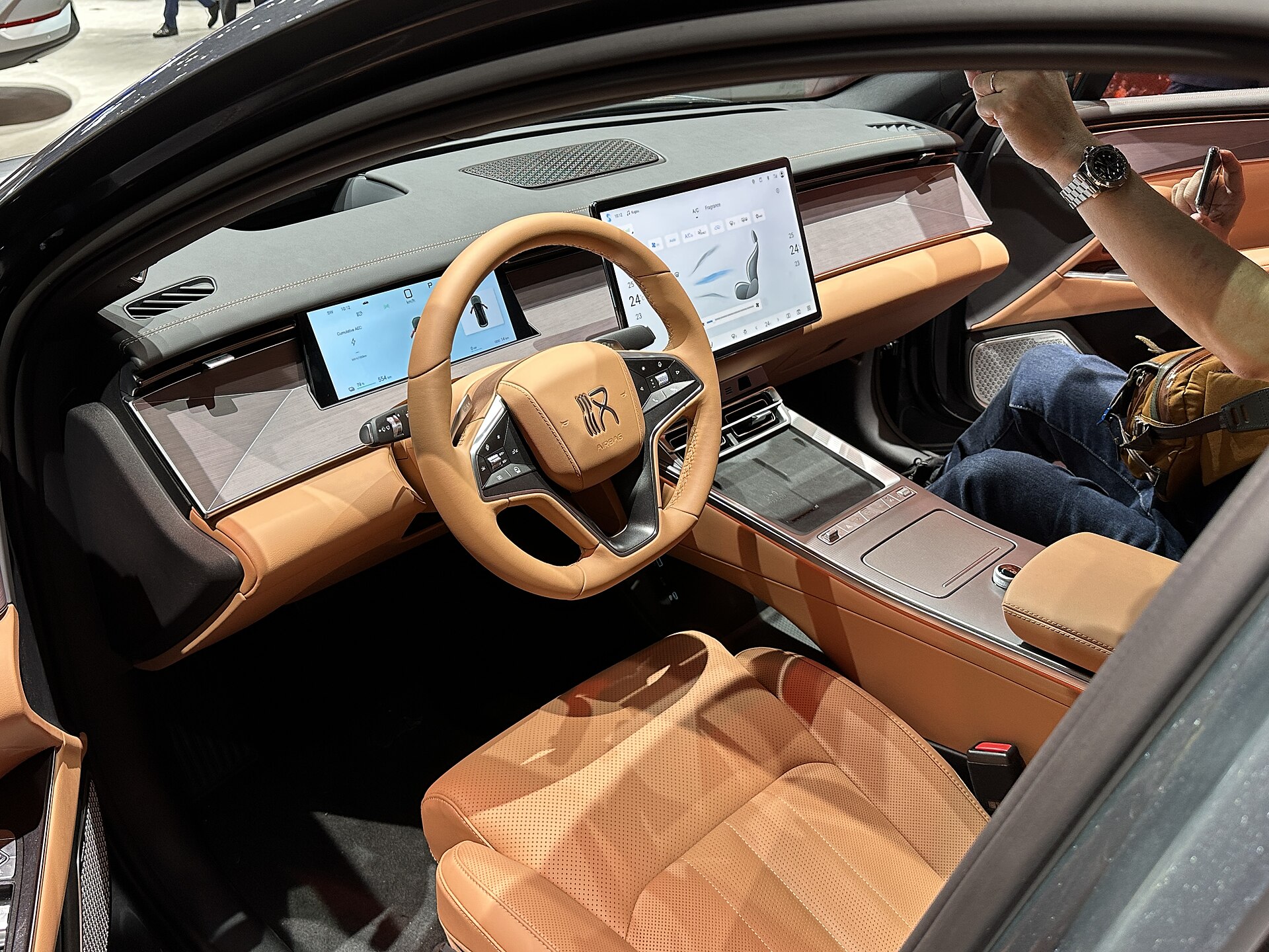 2026 BYD Han L DM Review: China's Flagship Plug-In Hybrid Redefines the Luxury Sedan Game