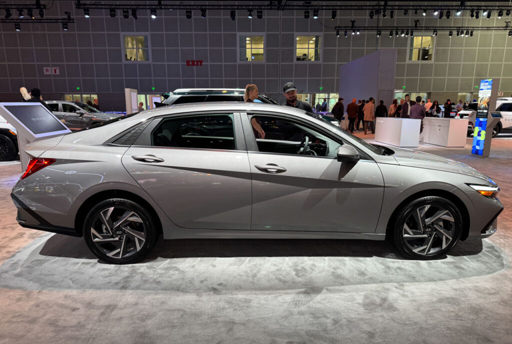 Hyundai Elantra Side Profile
