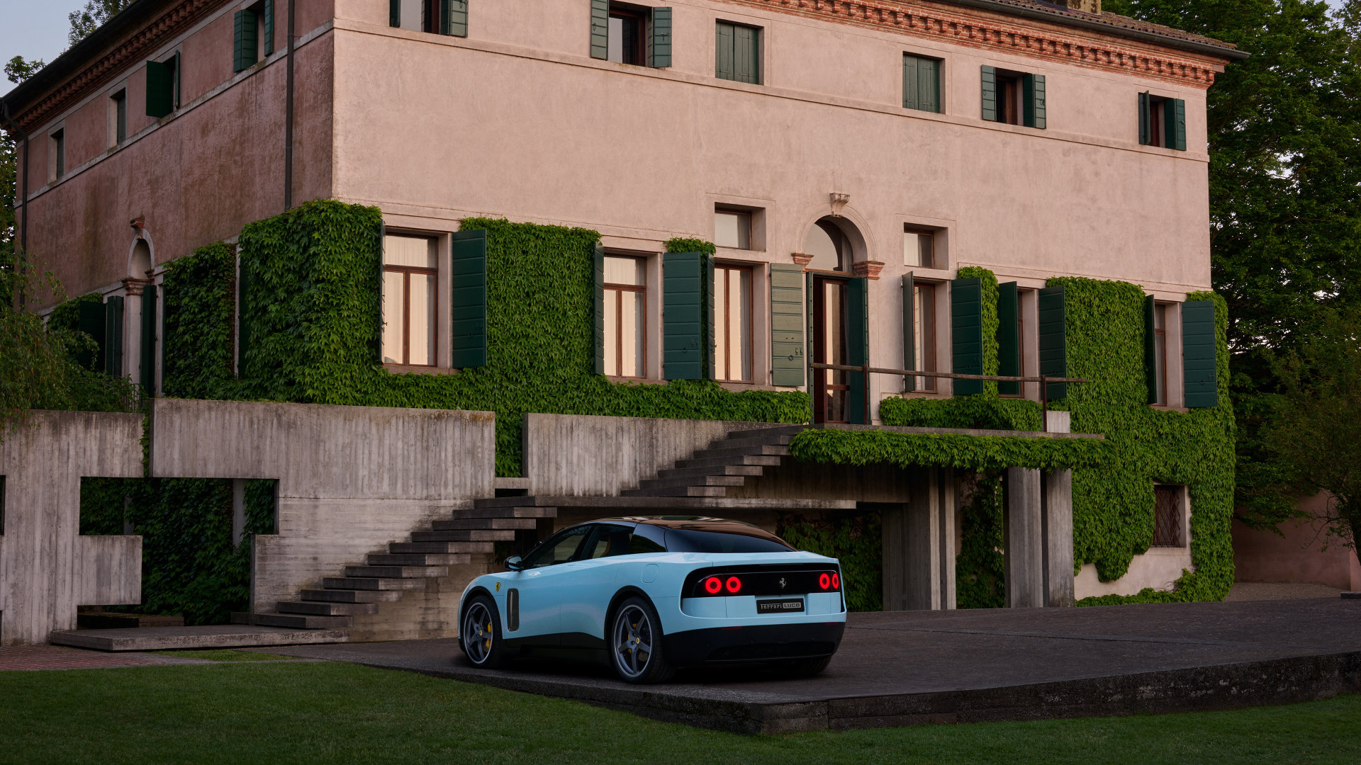 Ferrari Luce İç Salon