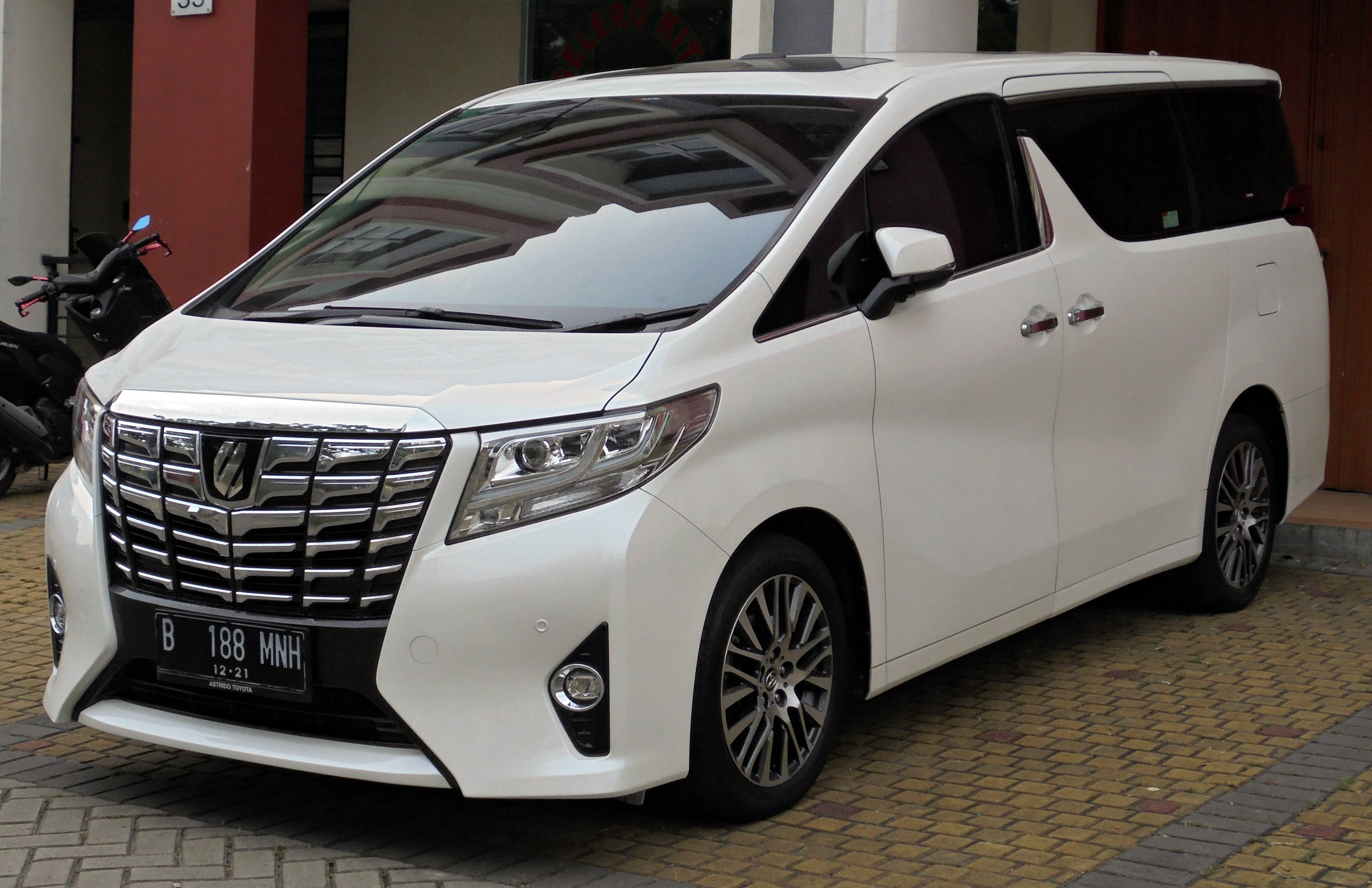 Toyota Alphard Vellfire