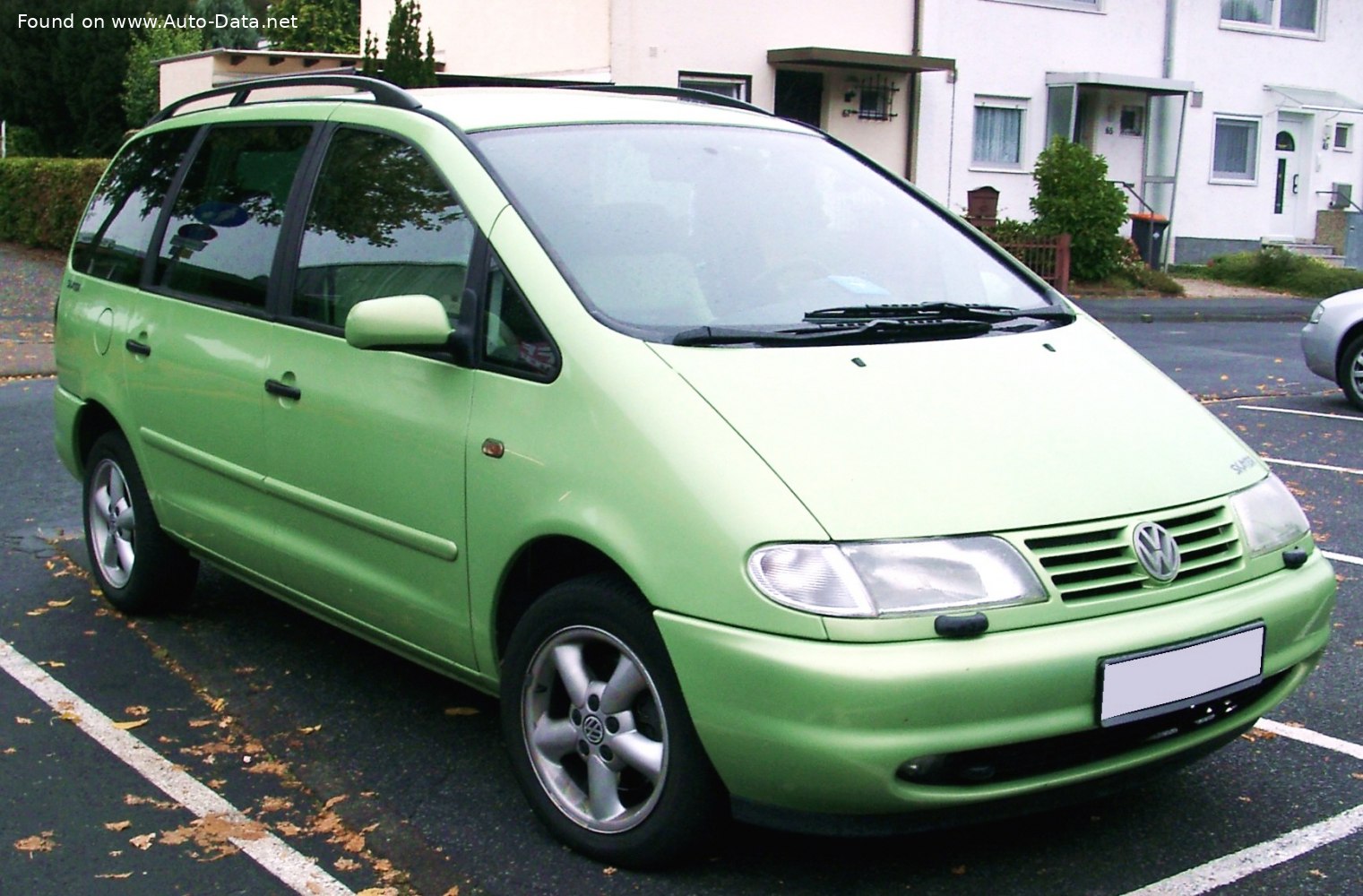 Bakıda Volkswagen Sharan MPV