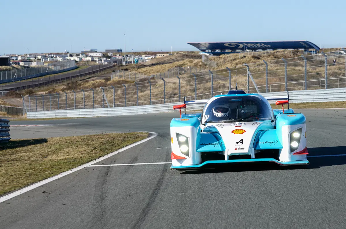 Hydrogen combustion racing car on circuit 2026