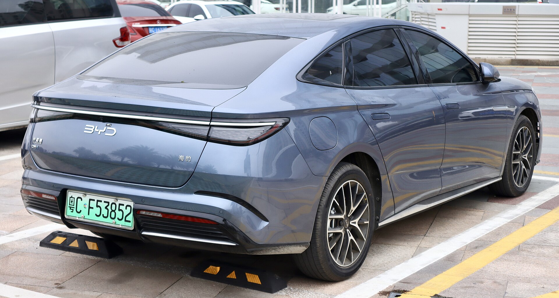 2026 BYD Seal 07 DM-i Arxa Görünüş