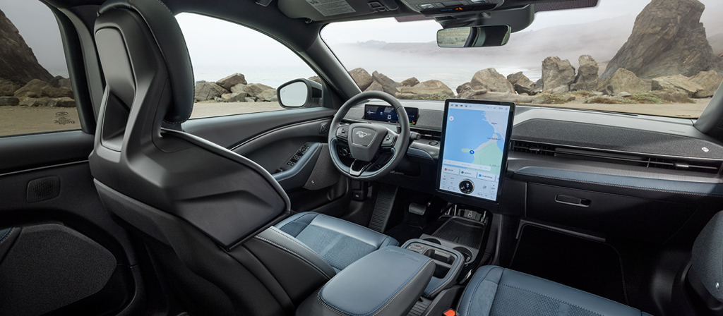 2026 Ford Mustang Mach-E Salonu